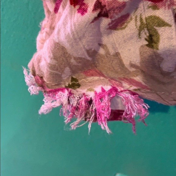 Floral blouse - Picture 3 of 3